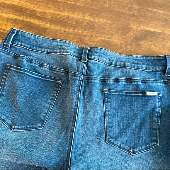 Chico’s So Slimming Jeans size 3 Short (petite) Denim Blue Medium Wash (large)16 - Picture 10 of 11